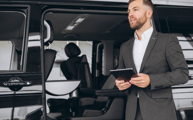 Minibus Services for Airport Transfers in Wolverhampton